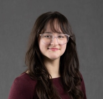 Laura Hunter headshot