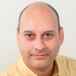 Alex Ellery headshot