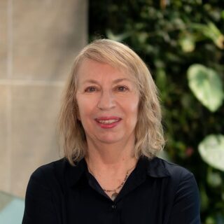 Laura Macdonald headshot