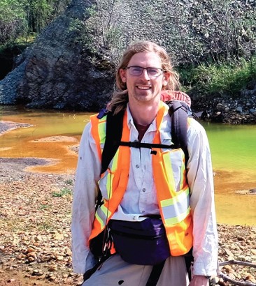 Elliott Skierszkan headshot