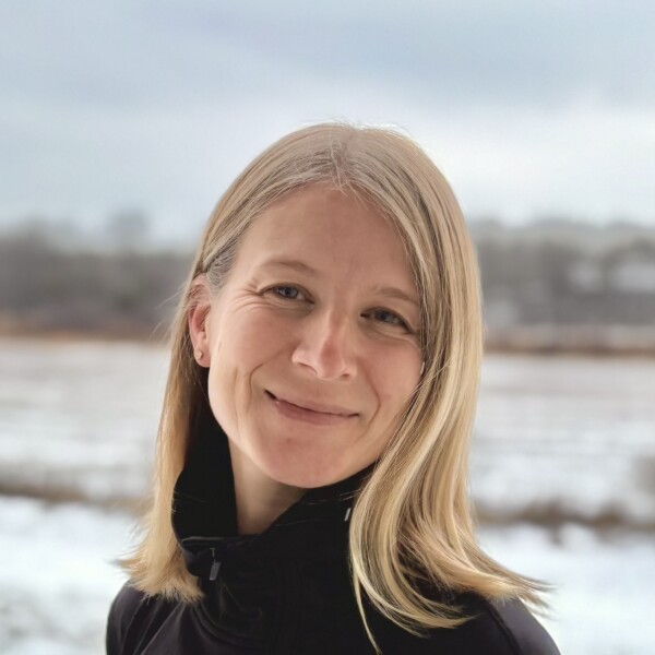 Headshot of Megan Dams.