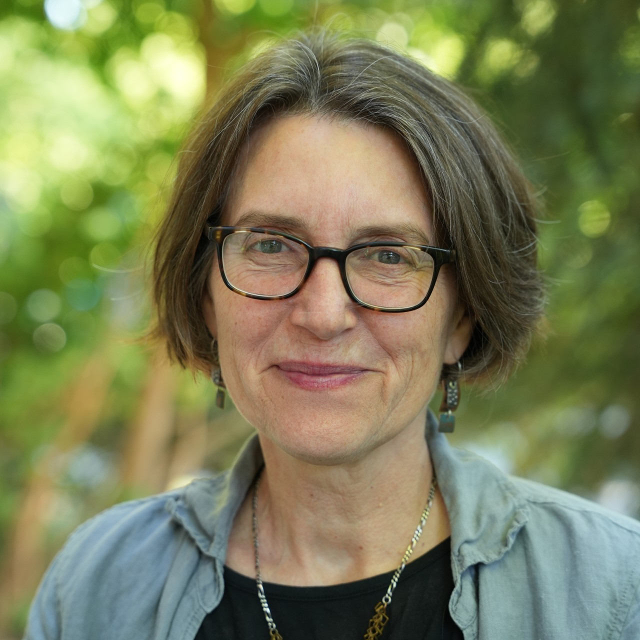 Barbara Leckie headshot