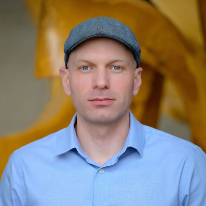 Carlos Rossa headshot